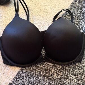Elegant Black Women's Bra VS Very sexy 32D NWOT